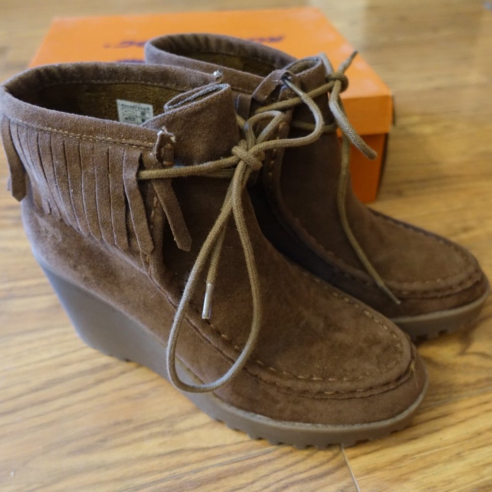 Rocket Dog Sandie Hush Chesnut Fringe Chukka Wedge Bootie